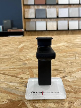 Grifo negro mate