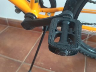 Bicicleta infantil naranja