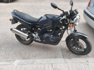 Suzuki Naked Negra Buen Estado.