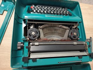 Máquina de escribir Olivetti Studio 45