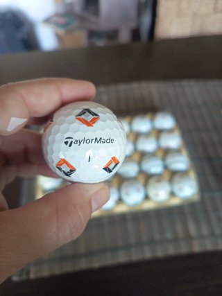 25 Pelotas Taylor Made TP5