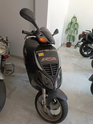 Piaggio NRG Scooter Negro/Plata