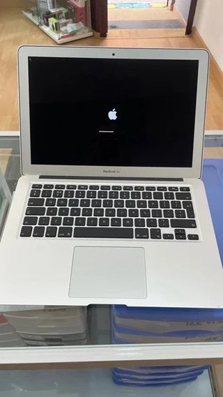MacBook Air 2017 i7 128GB 8GB RAM Plata