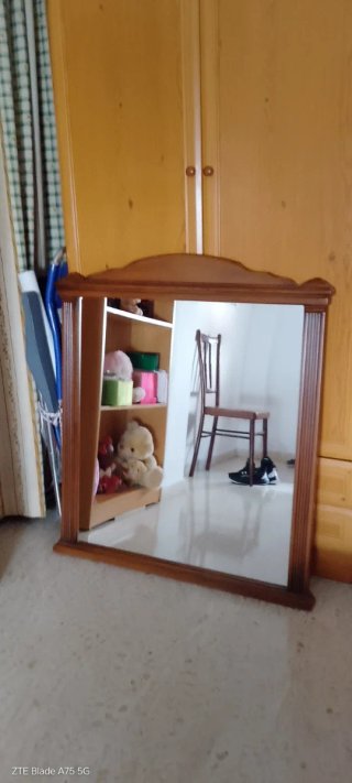 Espejo de madera con marco