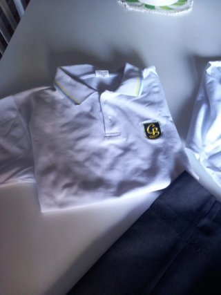 2 polos y pantalón uniforme escolar