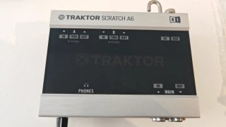 Traktor Scratch A6 Interfaz de Audio NI