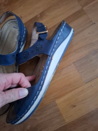 Sandalias de piel azul