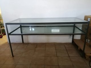 Mostrador de tienda cristal y metal