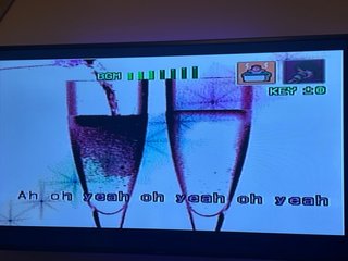 e-kara Auténtico Karaoke con 3 Canciones