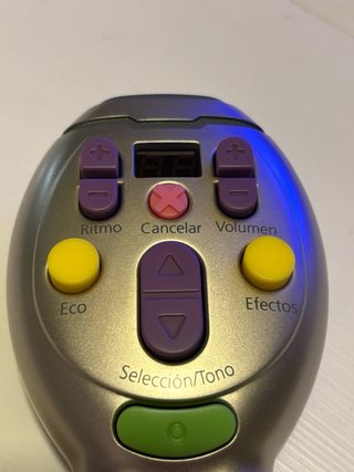 e-kara Auténtico Karaoke con 3 Canciones