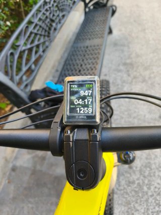 Bicicleta eléctrica Cannondale amarilla