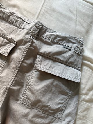 Pantalón cargo desmontable