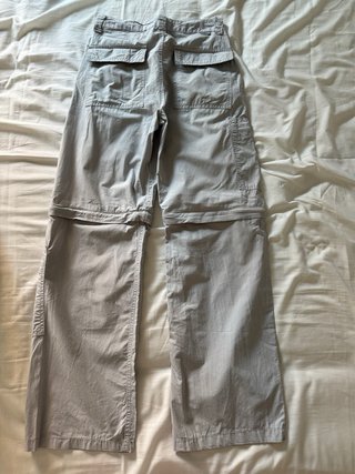 Pantalón cargo desmontable