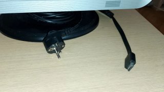 Monitor V7 Plata y Negro con VGA y HDMI