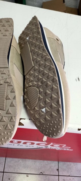 Zapatillas Inside Beige y Blanco