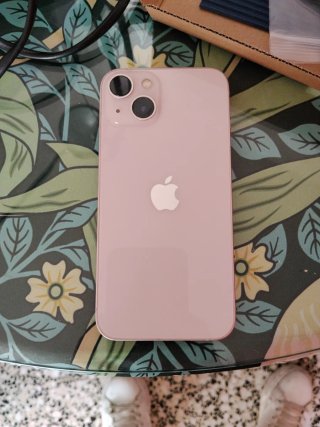 iPhone 13 rosa 128gb con cargador