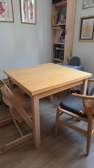 Mesa de madera abatible