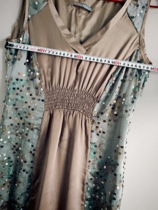 Vestido de fiesta beige y multicolor
