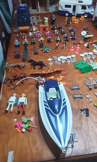 Lote Playmobil: Vehículos y Figuras