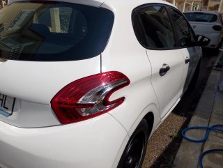 Peugeot 208 2015