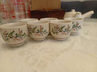 Tetera japonesa y 6 tazas de porcelana