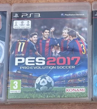 PS3 Sony Negra + 2 Mandos y 4 Juegos