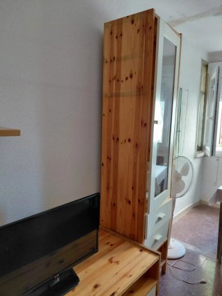 Mueble de salón madera y cristal