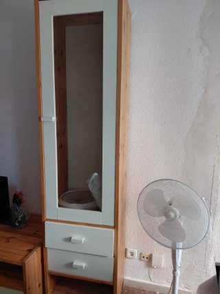 Mueble de salón madera y cristal