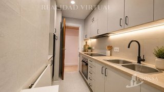 Piso en venta en El Camp de l'Arpa del Clot en Barcelona