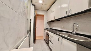 Piso en venta en El Camp de l'Arpa del Clot en Barcelona