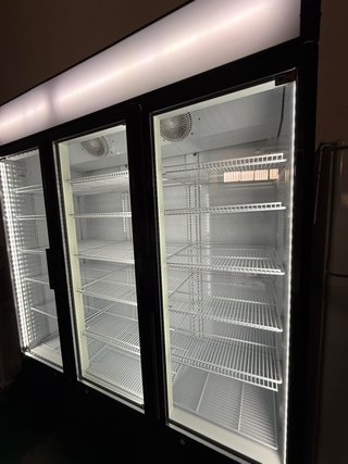Armario expositor refrigerado 3 puertas