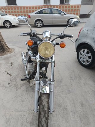 Kymco 125 Cruiser Negra