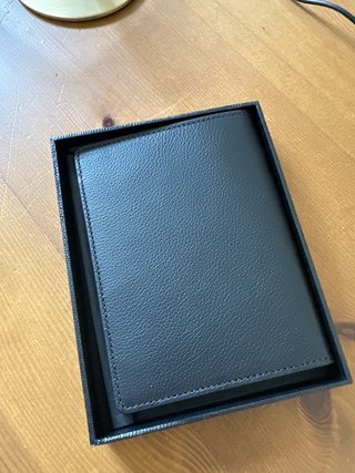 Funda Pasaporte The Kooples Negra