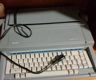 Máquina de escribir eléctrica Olivetti Praxis 150-