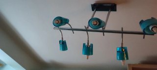 Lámpara de techo moderna azul y plateada