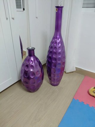 Jarrones decorativos morados