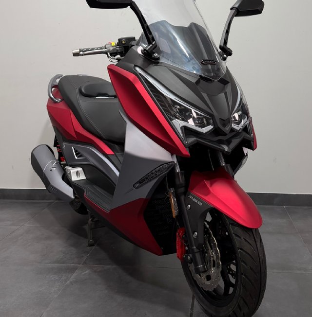 ARIIC 318 Maxi Scooter Roja y Plata