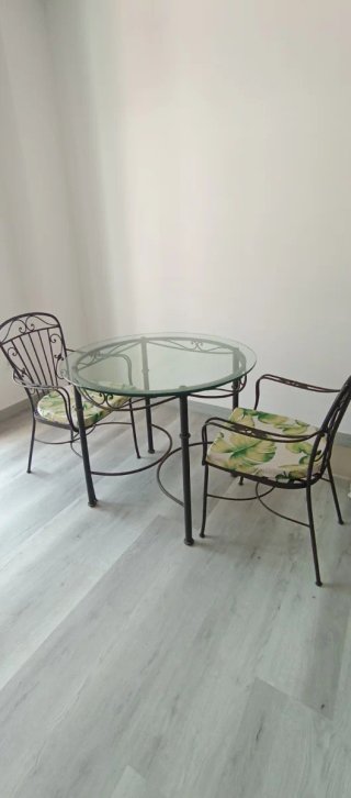 Mesa jardín de forja con dos sillas Súper comodas