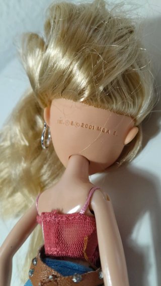 Bratz Cloe 2001 + Lata Corazón