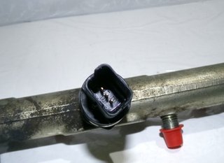 Peugeot 94772 rampa inyectora 0445214019 406 2.0