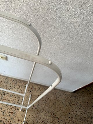 Percheros metálicos blancos (2 unidades)