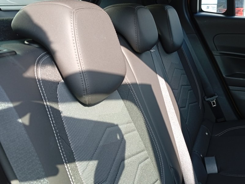 Jeep Avenger 1.2 Turbo Altitude 2024, foto 11