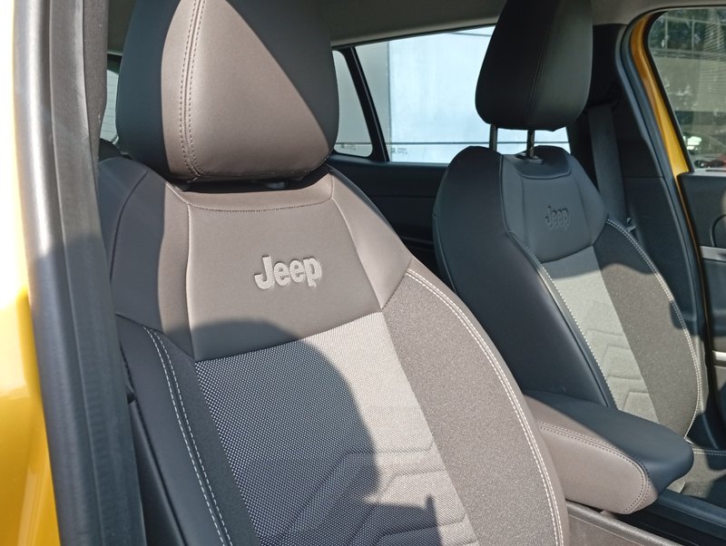 Jeep Avenger 1.2 Turbo Altitude 2024, foto 16