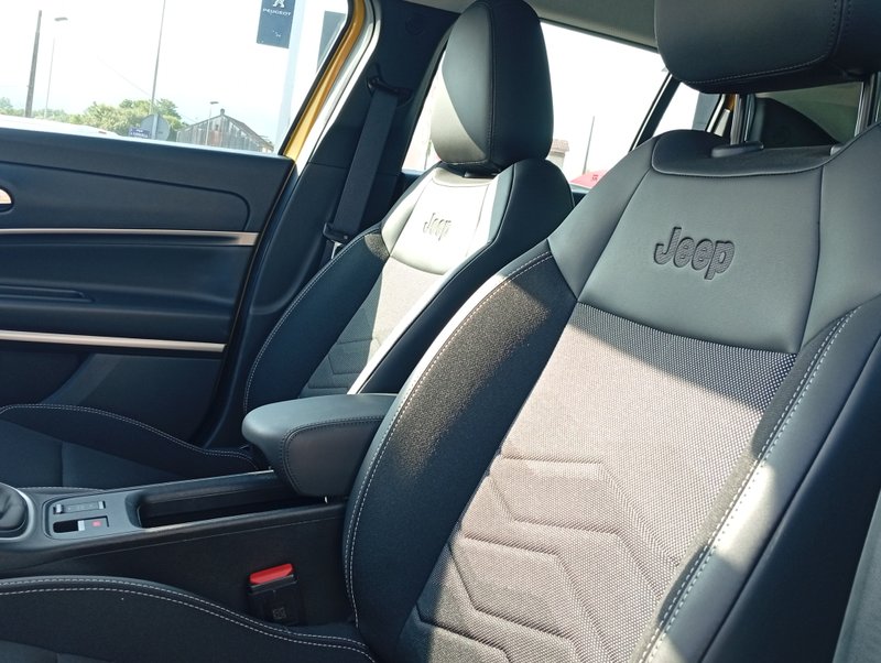 Jeep Avenger 1.2 Turbo Altitude 2024, foto 19
