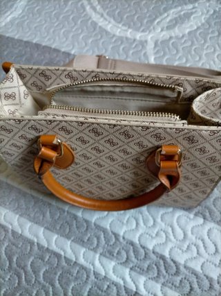 Bolso de mano o bandolera  beige y marrón