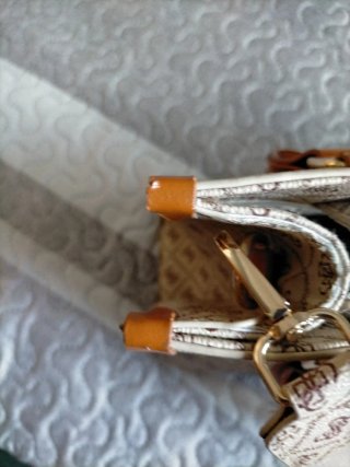 Bolso de mano o bandolera  beige y marrón