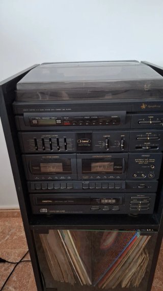 Equipo de música Symphony con tocadiscos