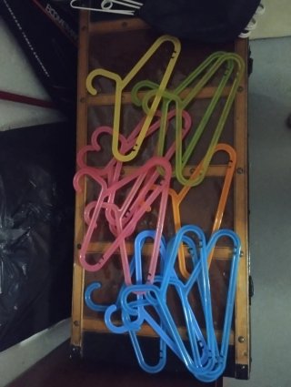 30 Perchas Ikea Plástico Colores Variados