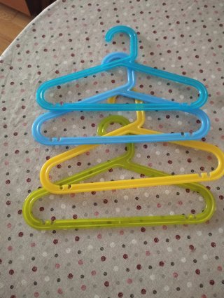 36 Perchas Ikea Plástico Colores Variados