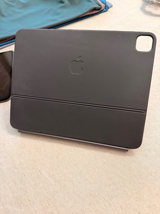 Magic Keyboard iPad Pro M5 Space Gray